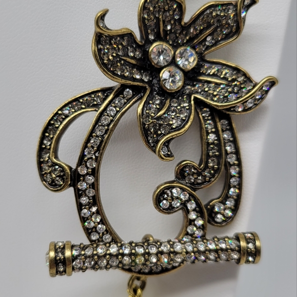 Heidi Daus Long Ivory Glass Pearl Necklace with Swarovski Crystal Flower Toggle - Picture 7 of 8